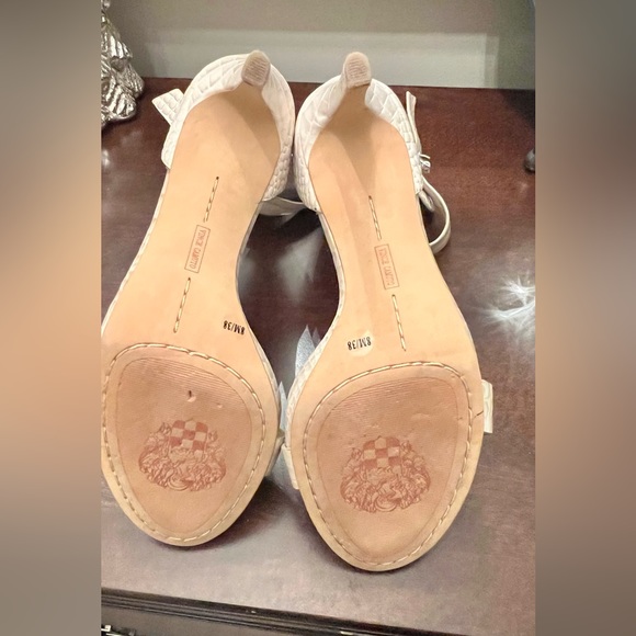 Vince Camuto Farella Bone Snakeskin Sandal Heel - Picture 4 of 4